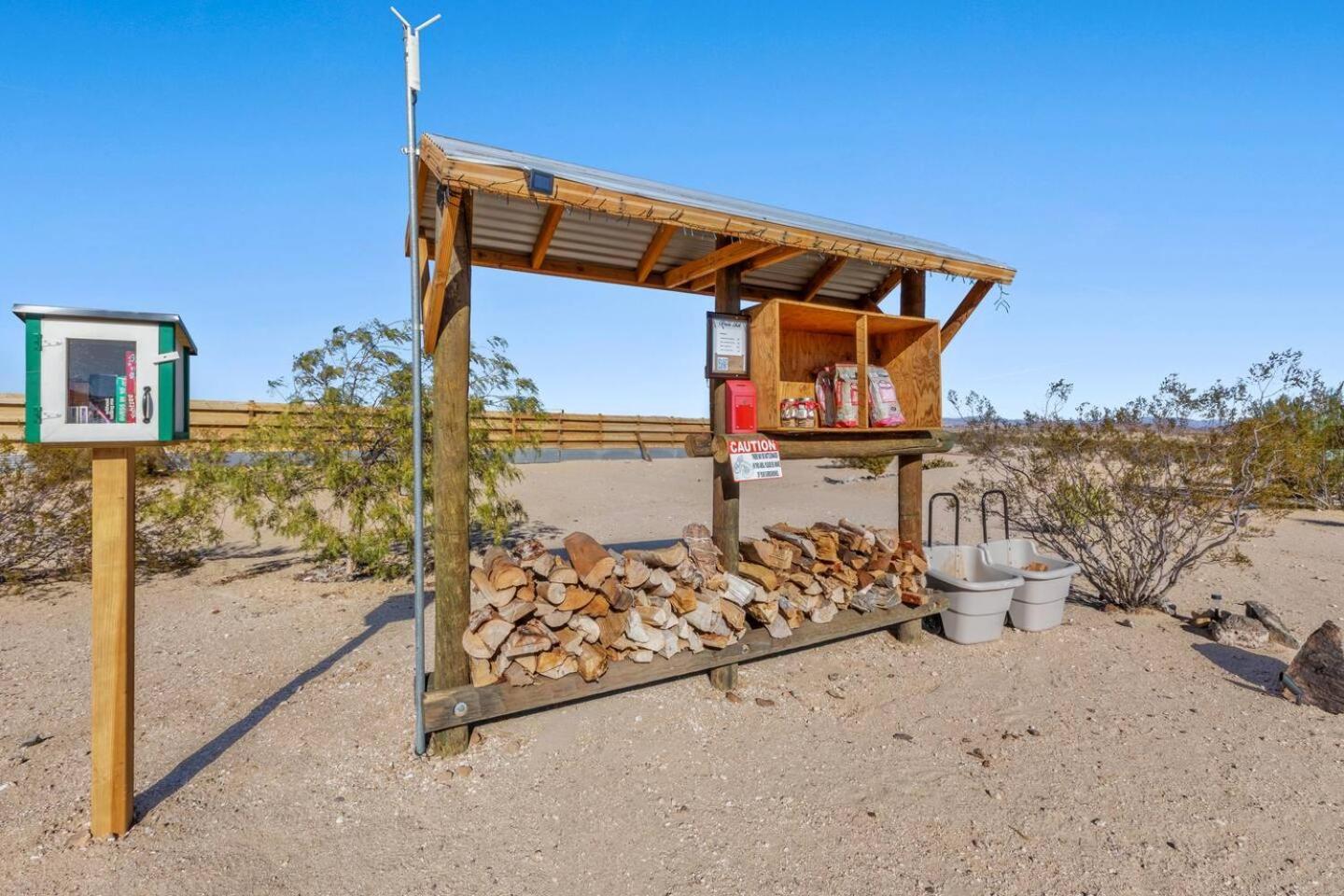 Jt Village Campground - Casa Pequena Joshua Tree Extérieur photo