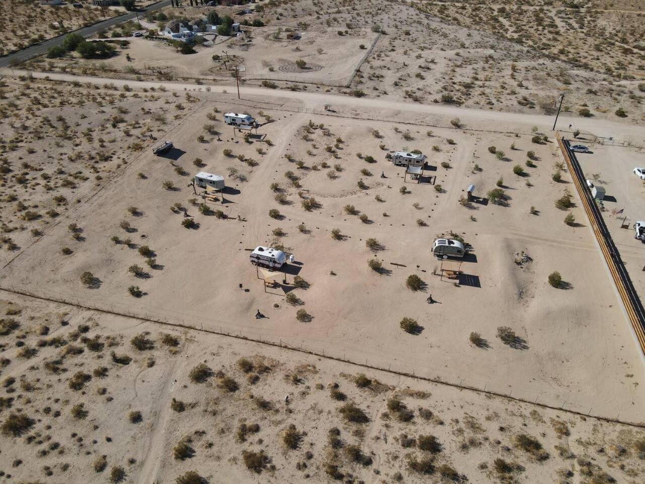 Jt Village Campground - Casa Pequena Joshua Tree Extérieur photo